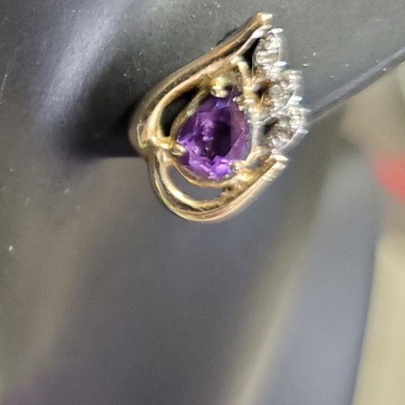 10k gold Amethyst & diamond earrings. - Picture 1 of 5